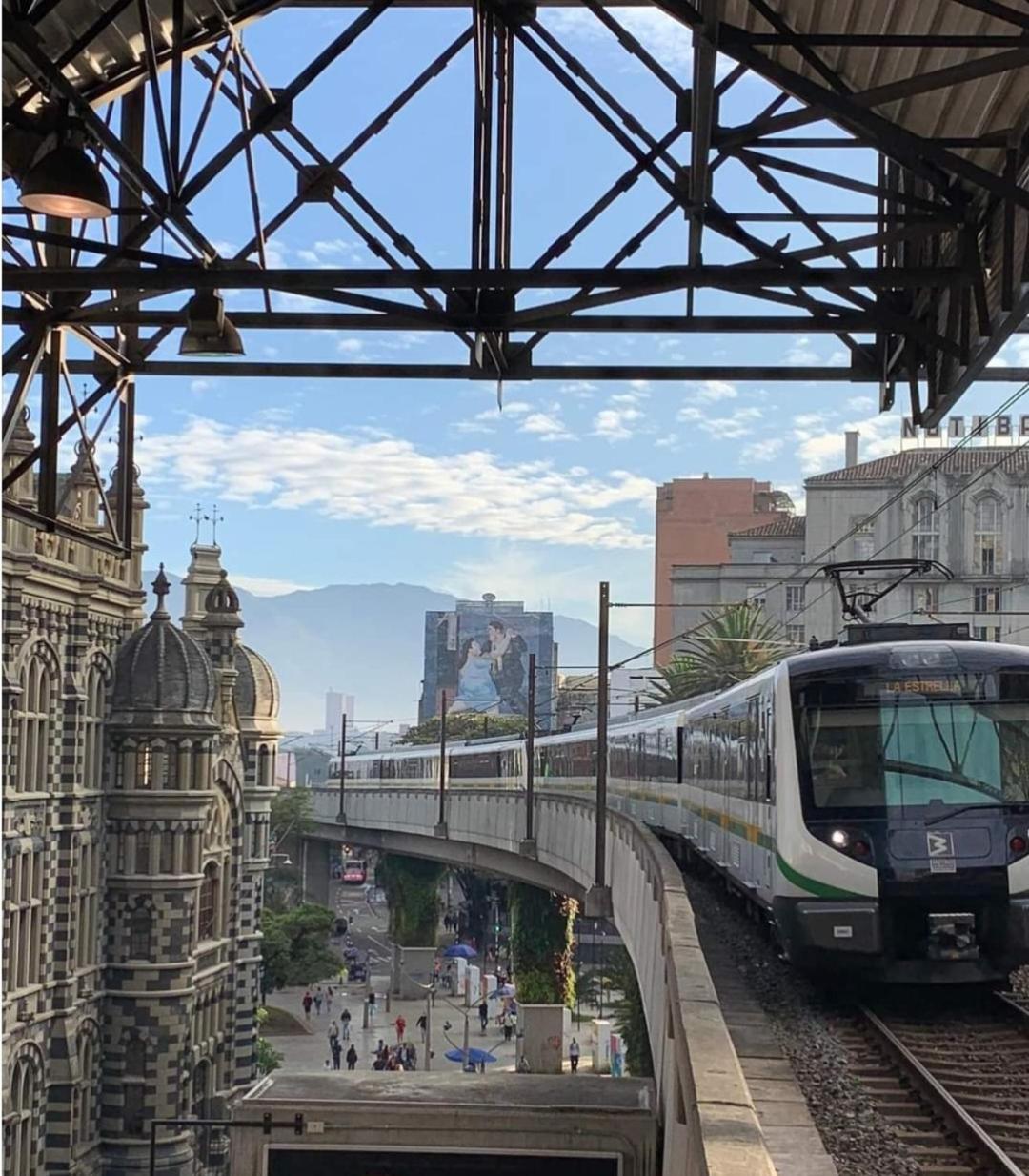 Apartasuites Av Medellín Exterior foto